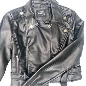 Never used, new , not real leather but cute, bought from local store.